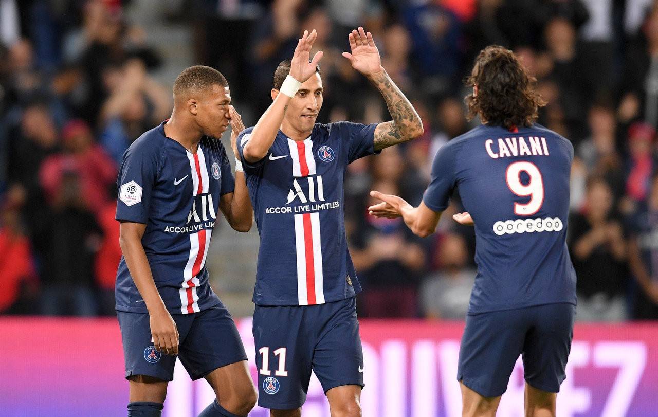 里昂队在客场迎来胜利，提升排名的简单介绍