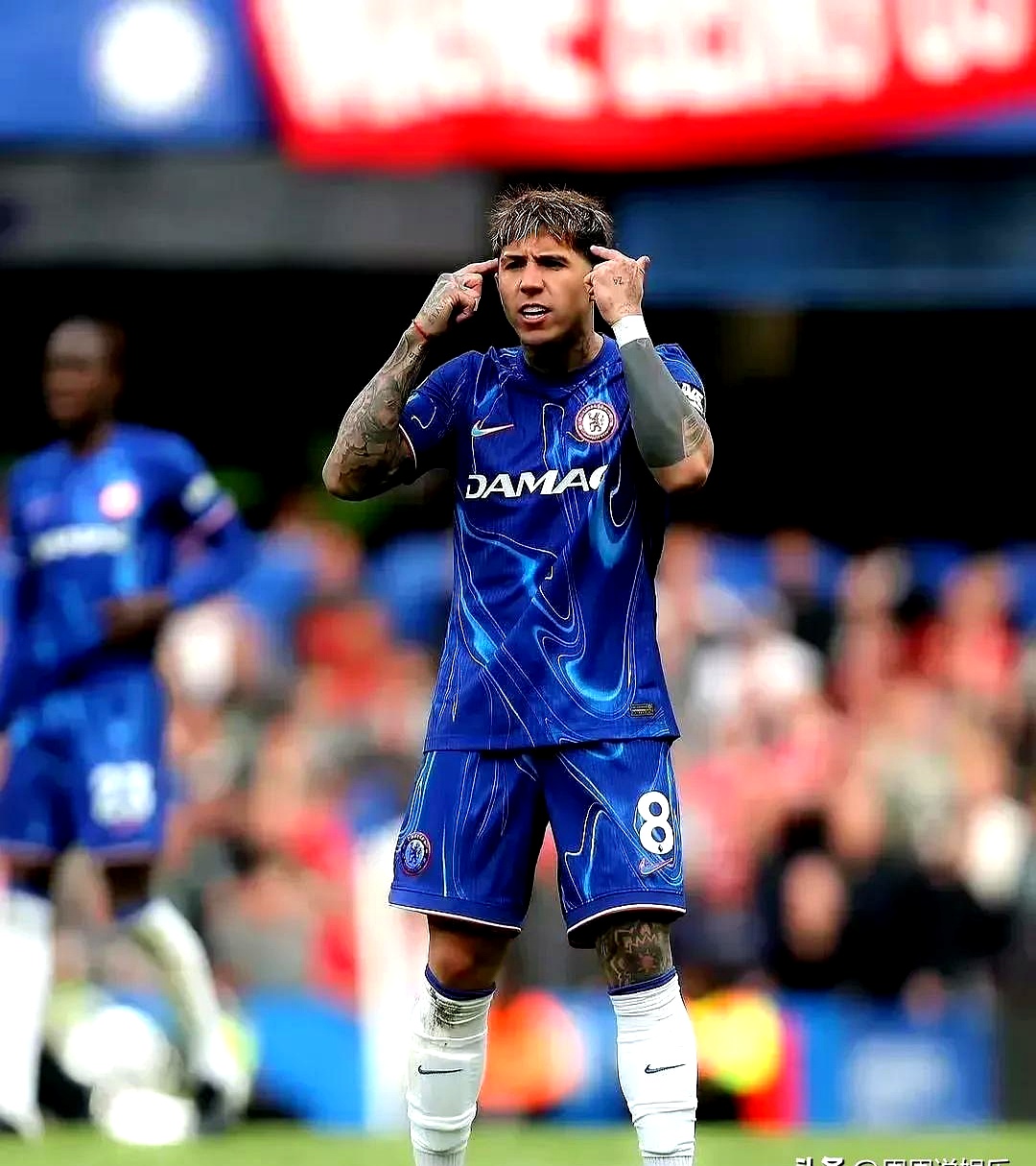 切尔西主帅对球队表现进行严格批评的简单介绍